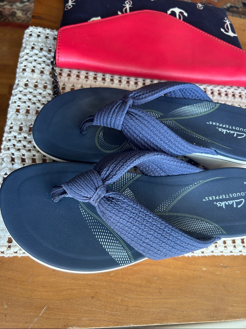 Clarks Navy Blue Knotted Fabric Thong CloudSteppers Sandals Size 8